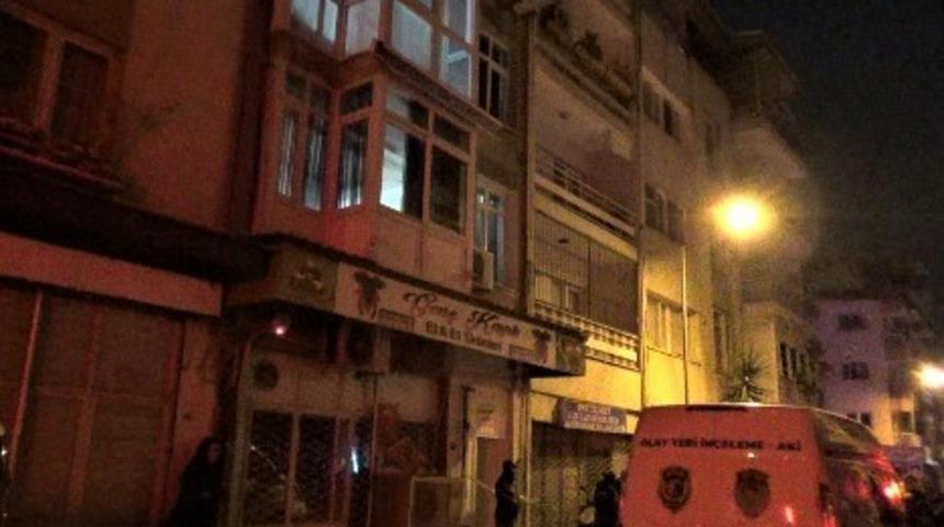 İzmir’de cinayet: Tartıştığı kişiyi boğazından bıçaklayarak öldürdü