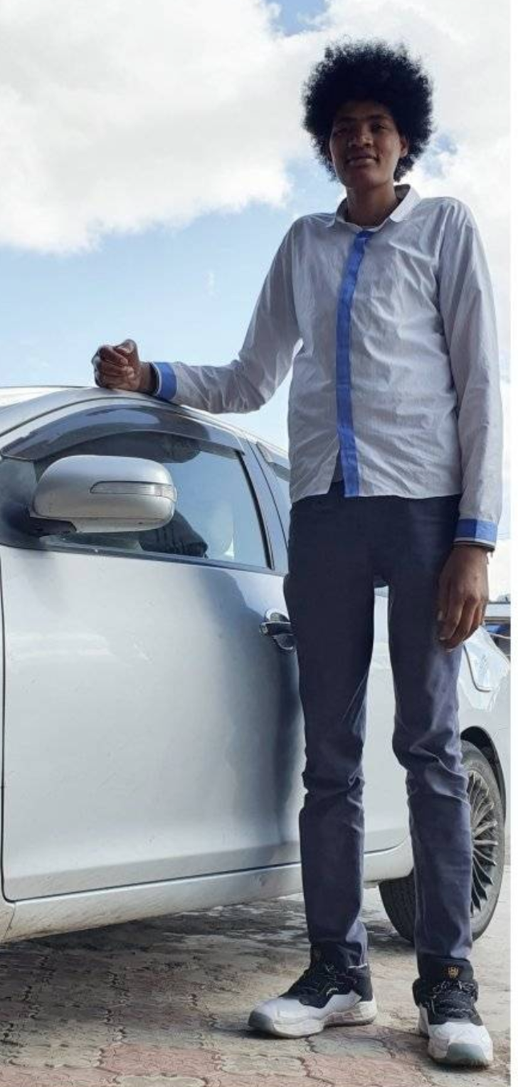 Uzun adamların savaşı! “Dünyanın en uzun adamı” Sultan Kösen’e Ganalı rakibi meydan okudu... “Hodri meydan” G4