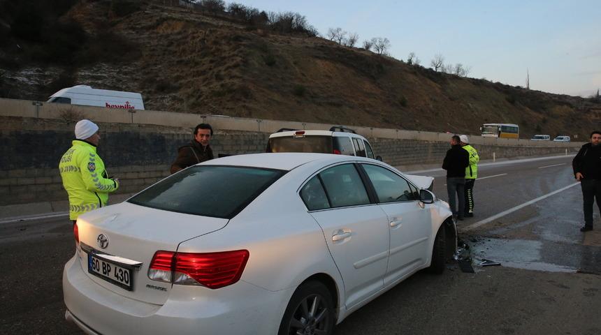 Tokat'ta 6 aracın karıştığı kazada 11 kişi yaralandı