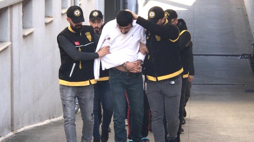 Adana'da çiftliğe düzenlenen operasyonda yakalanan 3 zanlı tutuklandı