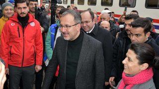 Bakan Kasapoğlu Kırıkkale'de gençlerle bir araya geldi