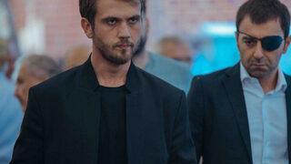 Atatürk rolüyle gündemdeydi! Aras Bulut İynemli'nin sarı saçları olay oldu