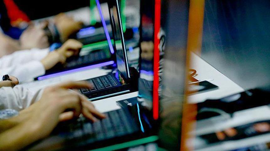 Bilgisayarda oyun oynayanlar dikkat! Steam'de 400'den fazla oyuna zam geldi... Yüzde 700'e varan fiyat farkı