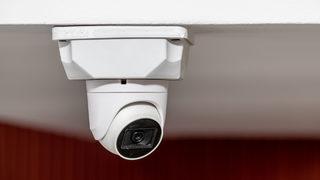 Gizli kamerayla kaydetmişler! Hastanedeki odada temizlik görevlisinin uygunsuz görüntüleri... Manevi tazminat az bulundu