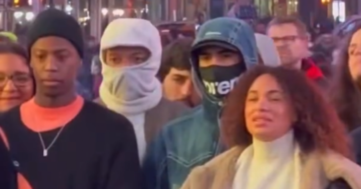 PSG'nin yıldızları Mbappe ve Hakimi kılık değiştirerek New York sokaklarında dolaştı! O anlar sosyal medyada gündem oldu G1