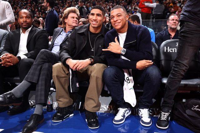 hakimi-mbappe-receive-special-recognition-at-nba-match-800x533