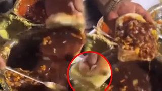 Hindistan’da sokakta yapılan hamburger tarifi sosyal medyada gündem oldu! “Islak hamburgere rakip sulu hamburger”