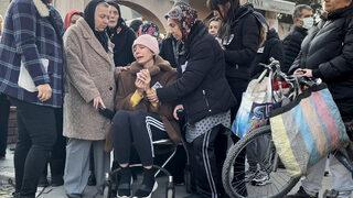 Kuyuya düşen baba ve oğula yürek yakan veda! Acılı anne ayakta duramadı