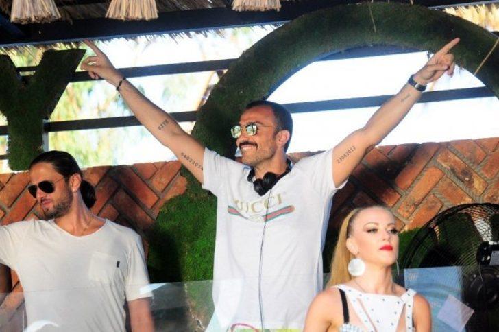 Demet Akalın yılbaşı gecesi eşi Okan Kurt'la sahne alacak G5