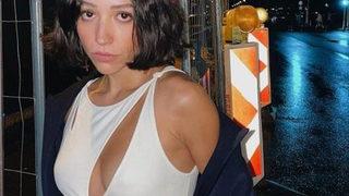 Kazancı ve iç çamaşırlı pozlarıyla gündemdeydi! Zeynep Bastık Youtube’dan zengin olmadım dedi