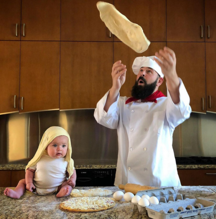 “A-ma bebeğin kafasında pizza!”