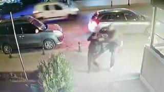 Restoran çıkışında tekme tokat dayak! Korku dolu anlar kamerada
