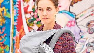 Natalie Portman bebeğiyle gezmede