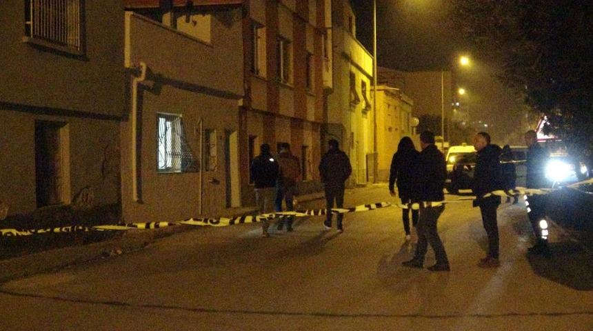 Evlerinin bahçesinde peçeteye sarılmış el bombası buldular! Polisler alarma geçti