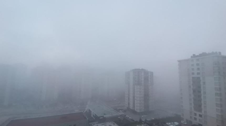 Kayseri’de sis etkili oldu