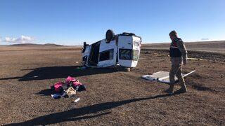 SON DAKİKA | Kars'ta feci kaza! Öğrenci servisi devrildi: 1 öğrenci öldü, 14 öğrenci yaralandı