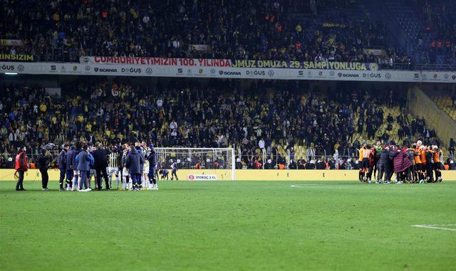 AA-20230108-29942187-29942185-FENERBAHCE_GALATASARAY (Large)