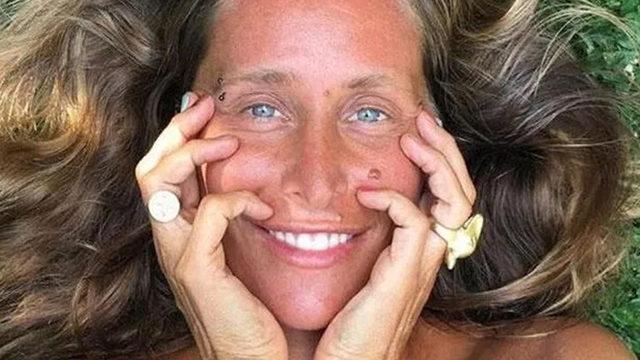 Bennu Gerede yatak pozuyla orgazm mesajı verdi!