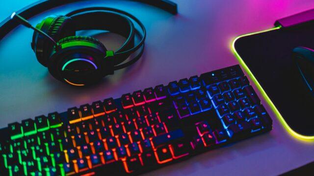 Rengârenk ışıklandırmaları sevenlere en iyi RGB klavye önerileri ve markaları