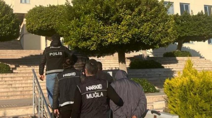 Muğla'da d&uuml;zenlenen uyuşturucu operasyonunda 3 zanlı tutuklandı