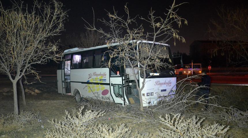 Karaman'da yoldan çıkan işçi midibüsündeki 7 kişi yaralandı