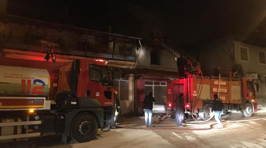 Burdur'da yanan evde dumandan etkilenen kişi kaldırıldığı hastanede öldü
