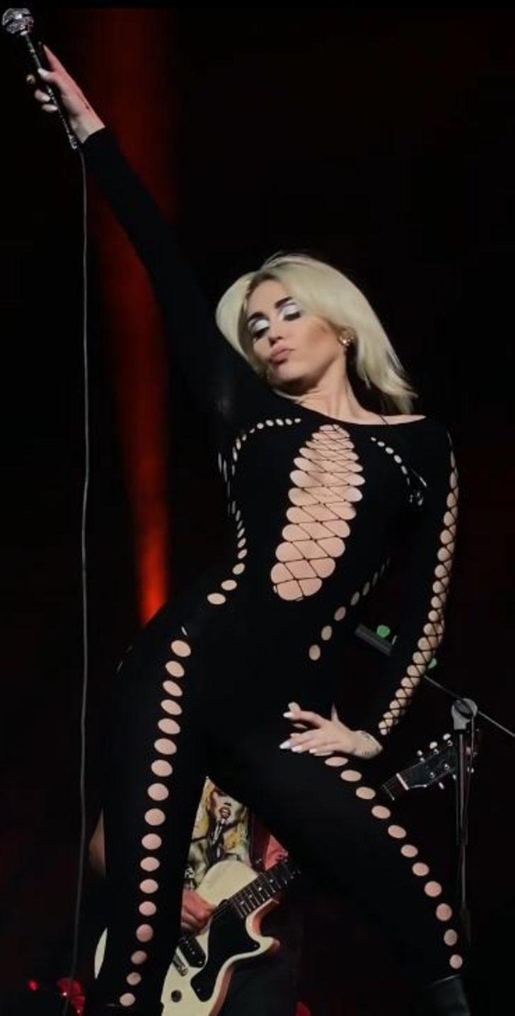 Seks hayatıyla ilgili itirafı olay olmuştu! Miley Cyrus yeni şarkısını duşta çıplak paylaşım yaparak duyurdu G3