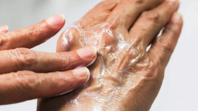 Yaşlılık izlerini anında silip atıyor! Sadece bir saat içinde...