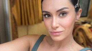 Hande Doğandemir mini büstiyeriyle poz verdi! Takipçileri övmeye doyamadı