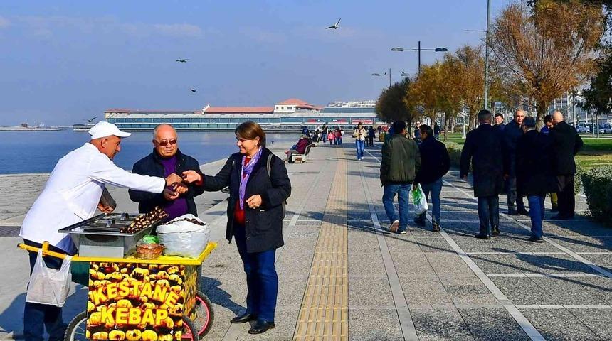 İzmir’de sokak satıcıları artık zabıtadan kaçmayacak