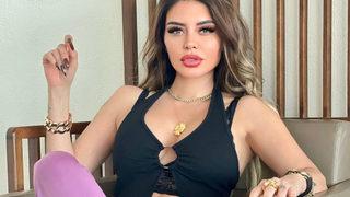 Ebru Polat boxerlı pozlarını peş peşe paylaştı! 'Beyler size ait olan tek şeyi kaptım'