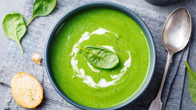 Kremalı ıspanak çorbası nasıl yapılır? Zuhal Topal'la Yemekteyiz kremalı ıspanak çorbası malzemeleri neler?