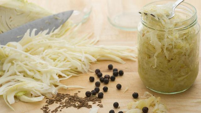 Sen neymişsin be: Cildi baştan yaratan beyaz lahana maskesi tarifi