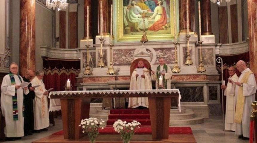 Vatikan Papaz&rsquo;ı tayin etti, İstanbul&rsquo;daki cemaat ayağa kalktı