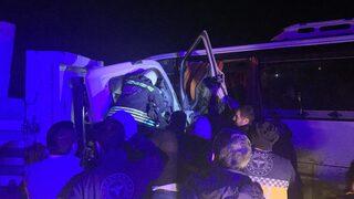 Çorlu'da akşam saatlerinde feci kaza! İşçi servisi ile kamyonet çarpıştı: 1 ölü, 20 yaralı