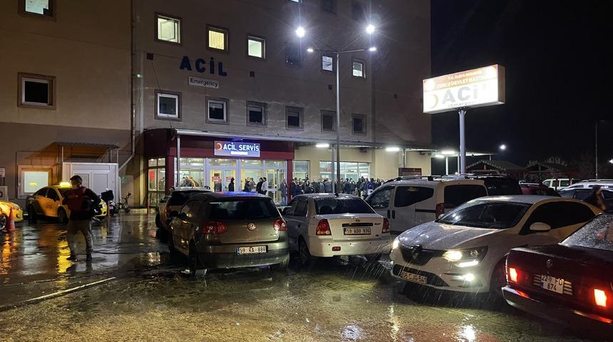 Tekirdağ'da işçi servisi ile kamyonetin çarpışması sonucu 1 kişi öldü, 20 kişi yaralandı