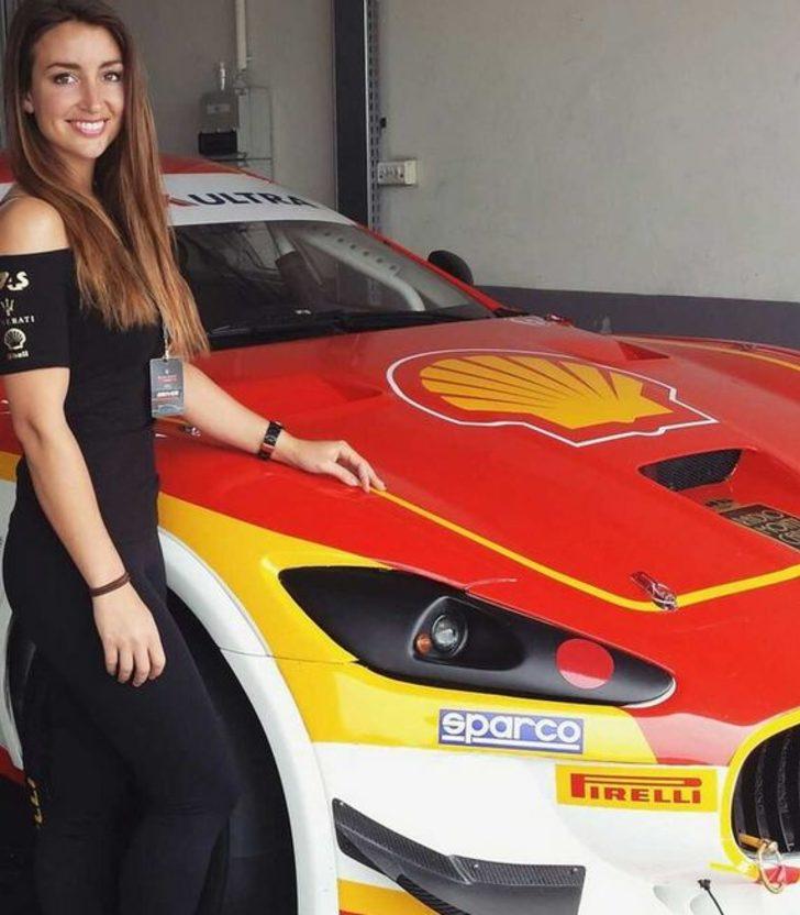 Güzel ve hızlı Angélique Detavernier G1