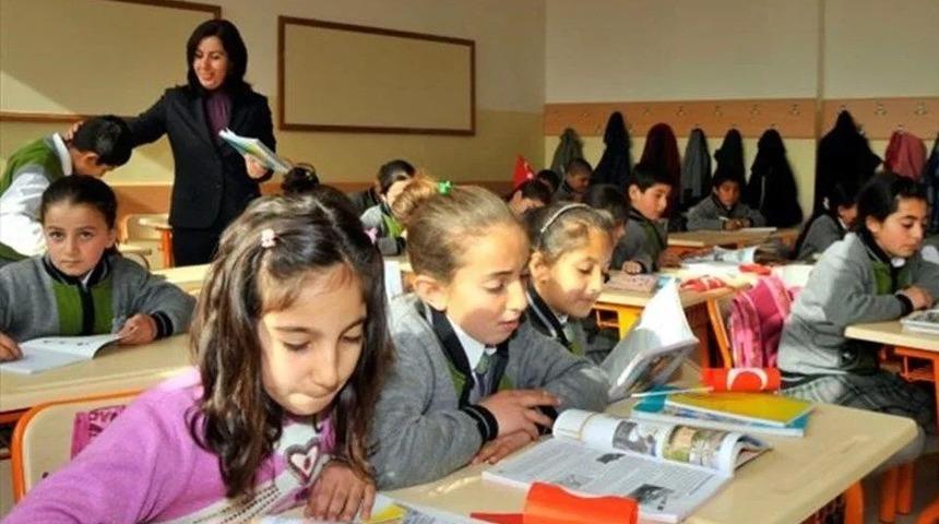 Nisan'da ara tatil ne zaman? Okullar ne zaman kapanacak? 2023 okul tatilleri