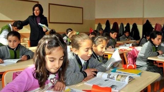 Nisan'da ara tatil ne zaman? Okullar ne zaman kapanacak? 2023 okul tatilleri