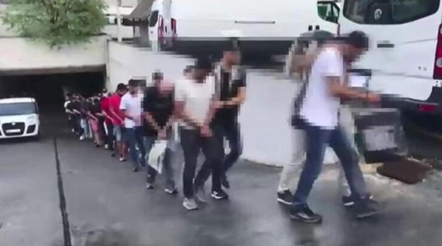 Yasa dışı yolla kazandığı parayla lüks hayat! 'Totobo' örgütü eşlerinin hesaplarını kullanıyormuş... 'Silahları gömün'