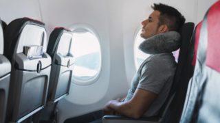 Seyahatlerinin en büyük sırrını paylaştı! “Uçakta en kötü koltuğu seçmelisiniz”