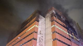 Bursa'da katlı otoparktaki 3 otomobil yandı