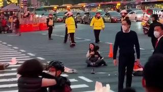 Çin'de korkunç kaza! Yayaların arasına daldı, frene bile basmadı: 5 ölü, 13 yaralı