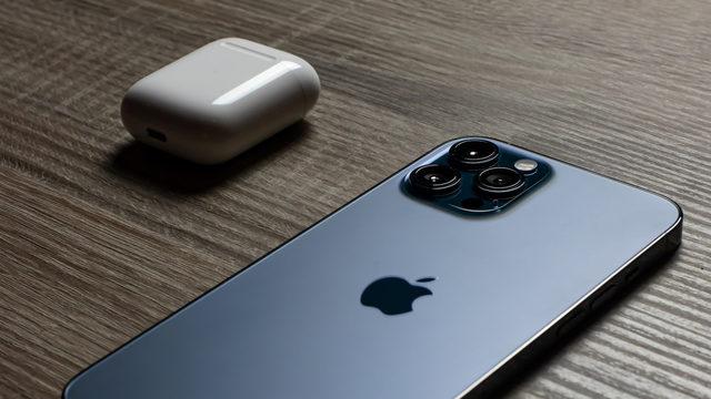 Merakla beklenen AirPods! Hedef fiyatı 99 dolar olacak