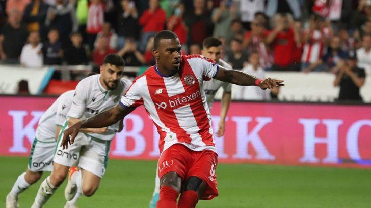 Son dakika: İşler bir anda değişti! Fenerbahçe'den saatler içerisinde Galatasaray'a transfer çalımı! Haji Wright'ın rotası Kadıköy'e döndü... G5