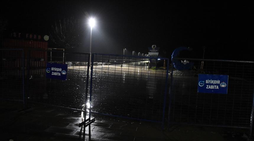 Ordu'da dalgalar nedeniyle iskele yaya trafiğine kapatıldı