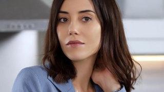 Cansu Dere'den korkutan haber! Hastaneye kaldırıldı