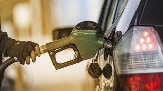 Son dakika | Benzin fiyatlarına yeni zam! Yeniden 19 TL'nin üzerine çıktı, motorin değişmedi! Zam sonrası 13 Ocak cuma güncel akarkyakıt fiyatları