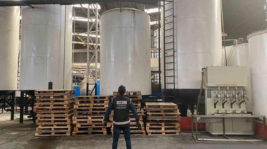 İzmir’de 150 ton karışımlı akaryakıt ele geçirildi