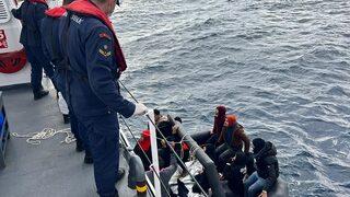 Çanakkale açıklarında 12 düzensiz göçmen kurtarıldı